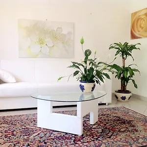 https://residence-villa-ofelia.riccione-hotels.org